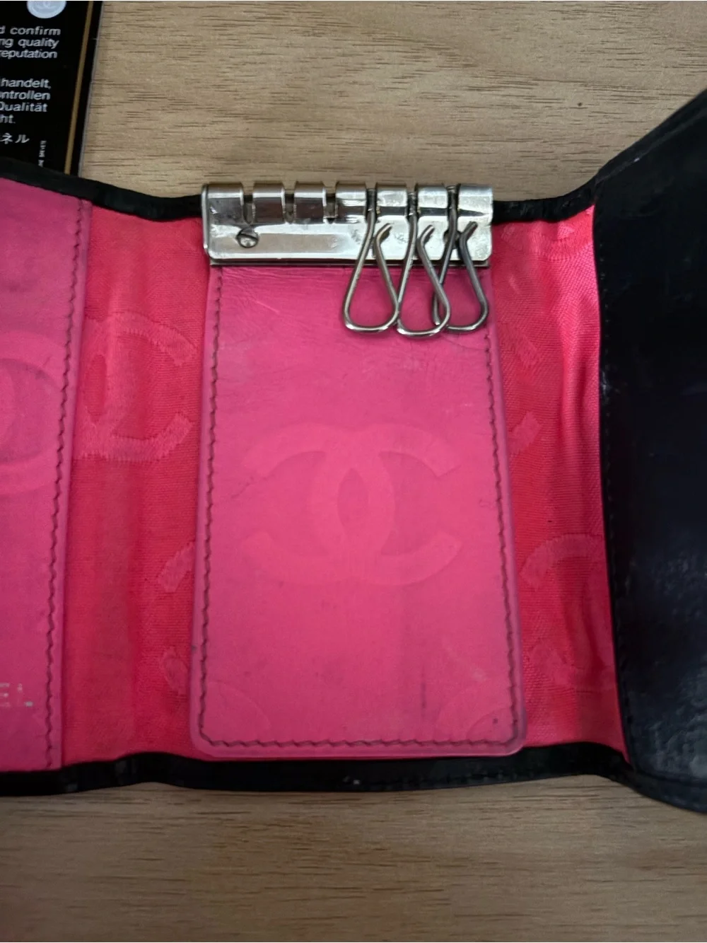 VTG CHANEL CAMBON Black Leather Key Case White CC Pink Interior Box Auth Card